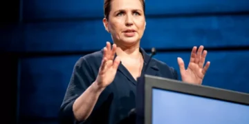 Sob sombra de Trump, premiê dinarmaquesa diz que Europa pode se defender melhor