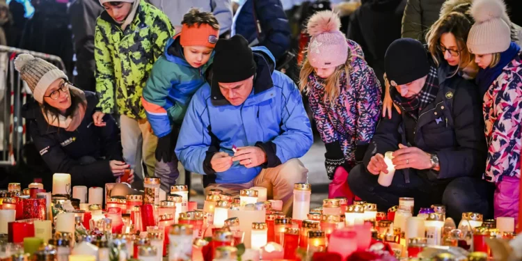 Velas pirotécnicas terão provocado tragédia em bar na Suíça