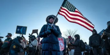 Protestos contra o ICE ganham força e se espalham pelos EUA