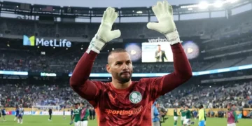 Palmeiras se incomoda com negociação entre Weverton e Grêmio; entenda
