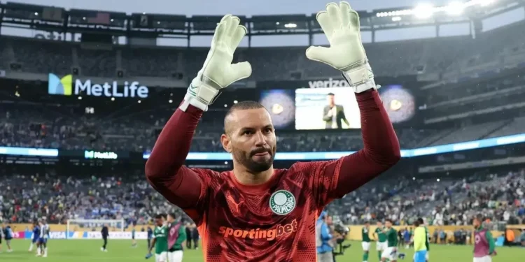 Palmeiras se incomoda com negociação entre Weverton e Grêmio; entenda