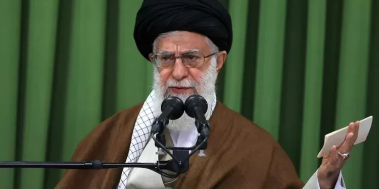 Parlamento do Irão promete uma guerra sagrada caso algo aconteça ao Ayatollah