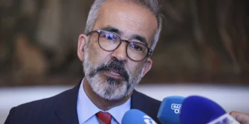 “O laço transatlântico é essencial”, diz MNE, mas isso não significa abolir posições de princípio