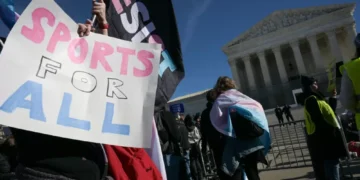 Suprema Corte dos EUA debate veto a atletas trans em esportes femininos