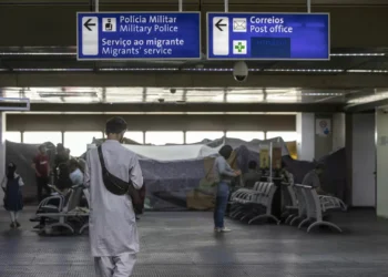 Fluxo migratório entre Brasil e Venezuela desceu para metade este ano