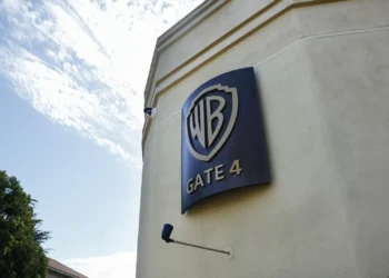 Warner Bros dá uma semana à Paramount para apresentar oferta melhor e definitiva