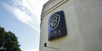 Warner Bros dá uma semana à Paramount para apresentar oferta melhor e definitiva