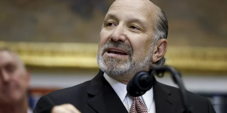 Secretário do Comércio dos EUA confirma visita à ilha de Epstein em 2012