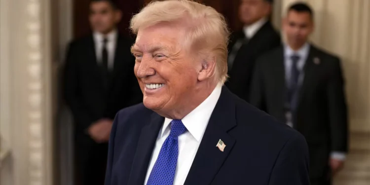 Afinal não são 10%, mas 15%: Trump agrava tarifas globais