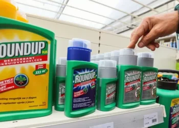 Bayer propõe acordo de 6,7 mil milhões de euros para encerrar processos sobre o herbicida Roundup