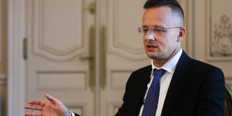 Hungria vai bloquear novo pacote de sanções europeias contra a Rússia