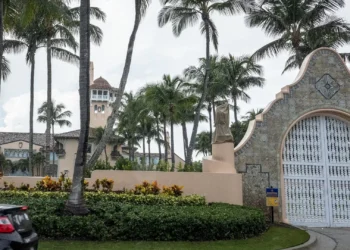 Homem que tentou invadir residência de Trump morto a tiro pelos Serviços Secretos