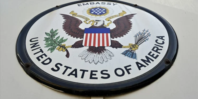 EUA ordenam retirada do pessoal não essencial da embaixada em Beirute