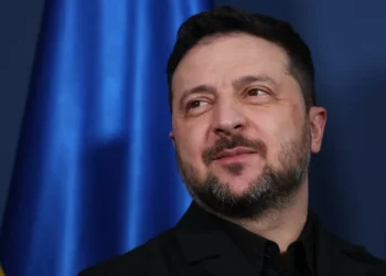 Zelensky anuncia próxima negociação trilateral de paz em março