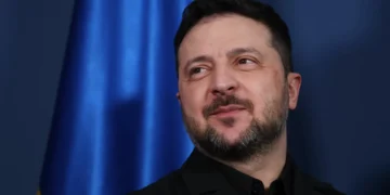 Zelensky anuncia próxima negociação trilateral de paz em março