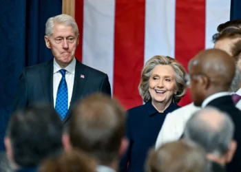 Hillary Clinton: “Não me recordo de alguma vez ter contactado com Jeffrey Epstein”