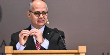 Nobel da Química cria máquina que extrai água do ar em zonas áridas