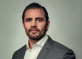 PF encontra citações a políticos desde 2022 em celular de Vorcaro