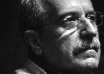 Morreu o cenógrafo e figurinista António Casimiro, mestre português do cinema, teatro e TV