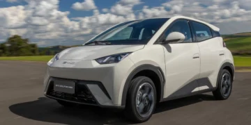Carro elétrico é o mais vendido no varejo pela primeira vez no Brasil